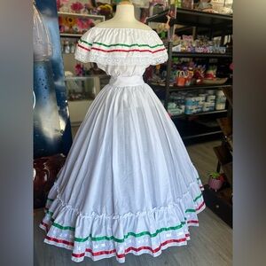 2 piece set Folklore Mexican Solid  skirt and blouse
